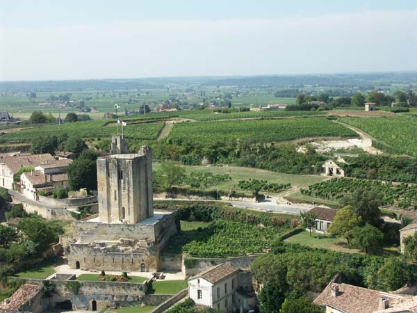 Château fort et ville de Saint-Emilion