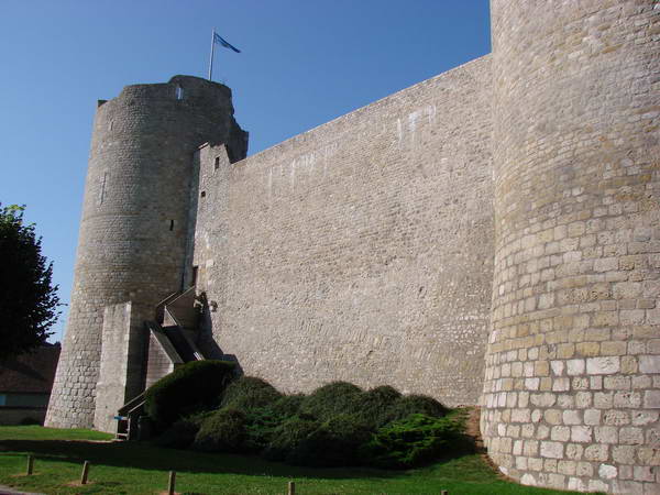 Château de Yèvre-le-Châtel